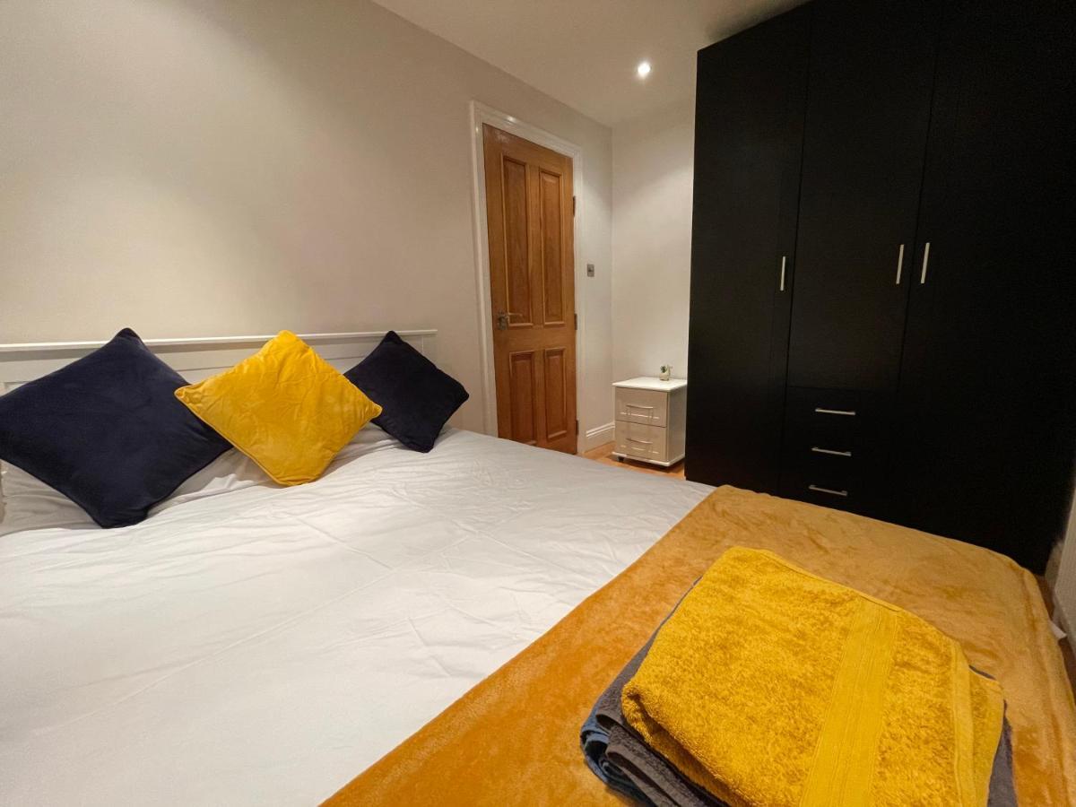 Beautiful & Luxurious Apartment In Richmond Richmond  Ngoại thất bức ảnh